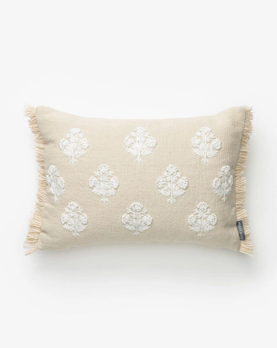 * Carina Indoor/Outdoor Pillow Patterned Pillows